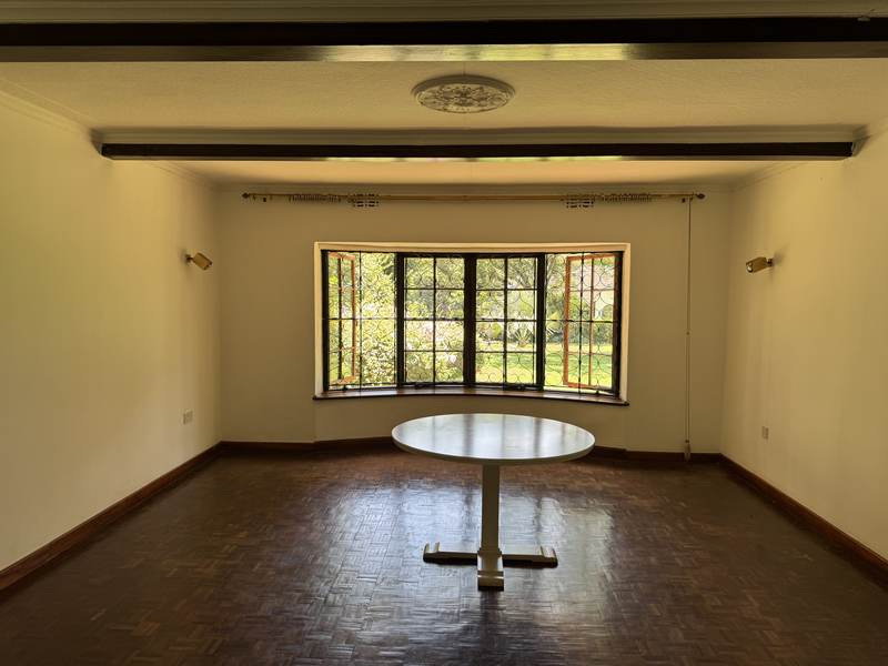 Serengeti Manor - Gallery 10